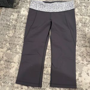 Lululemon capris, size 8